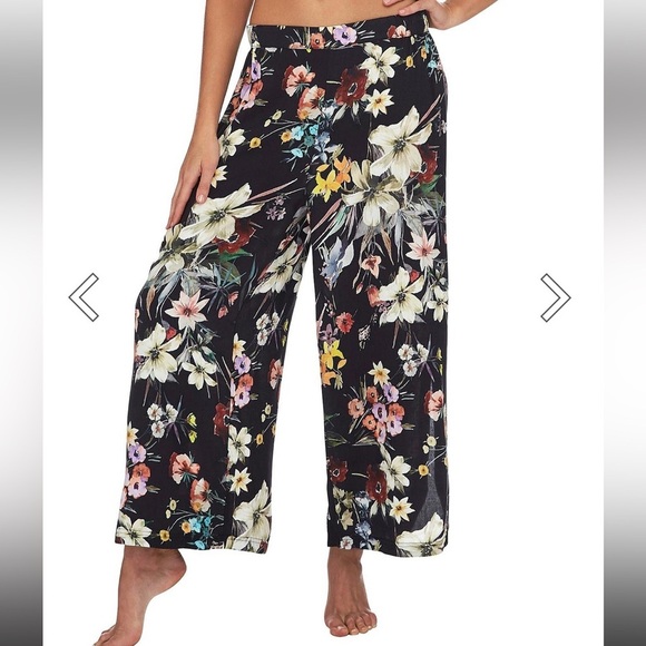 Navy Wide Leg Pants with Floral Pattern and Pockets - Picture 13 of 13